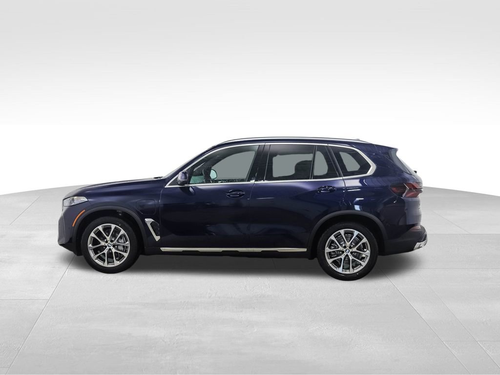New 2026 BMW X5 xDrive50e w/ Climate Comfort Package image 2