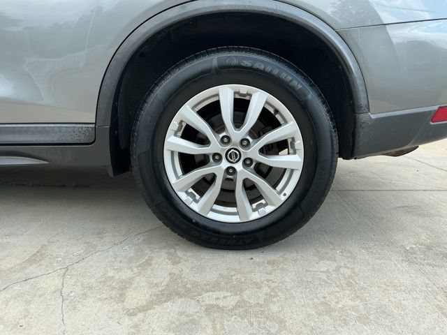 Used 2020 Nissan Rogue SV FWD image 31