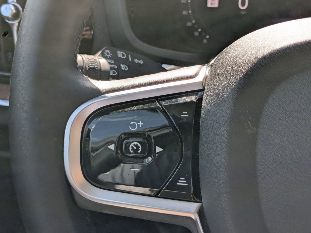 Used 2025 Volvo V60 B5 Cross Country Plus image 16