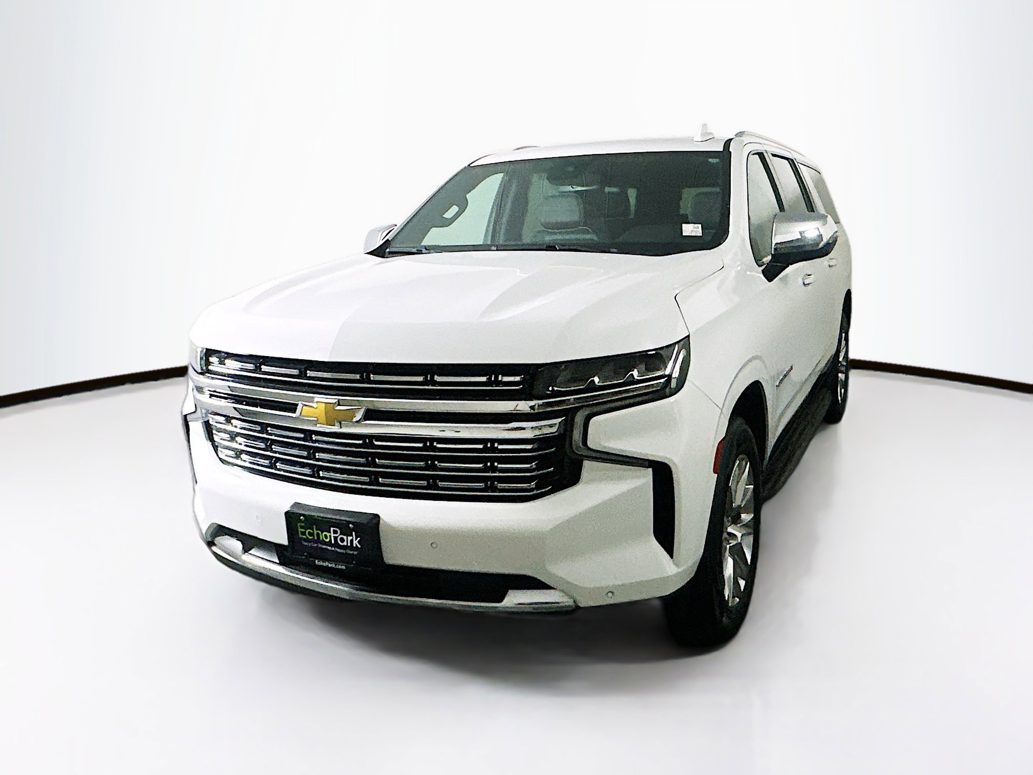Used 2023 Chevrolet Suburban Premier image 3