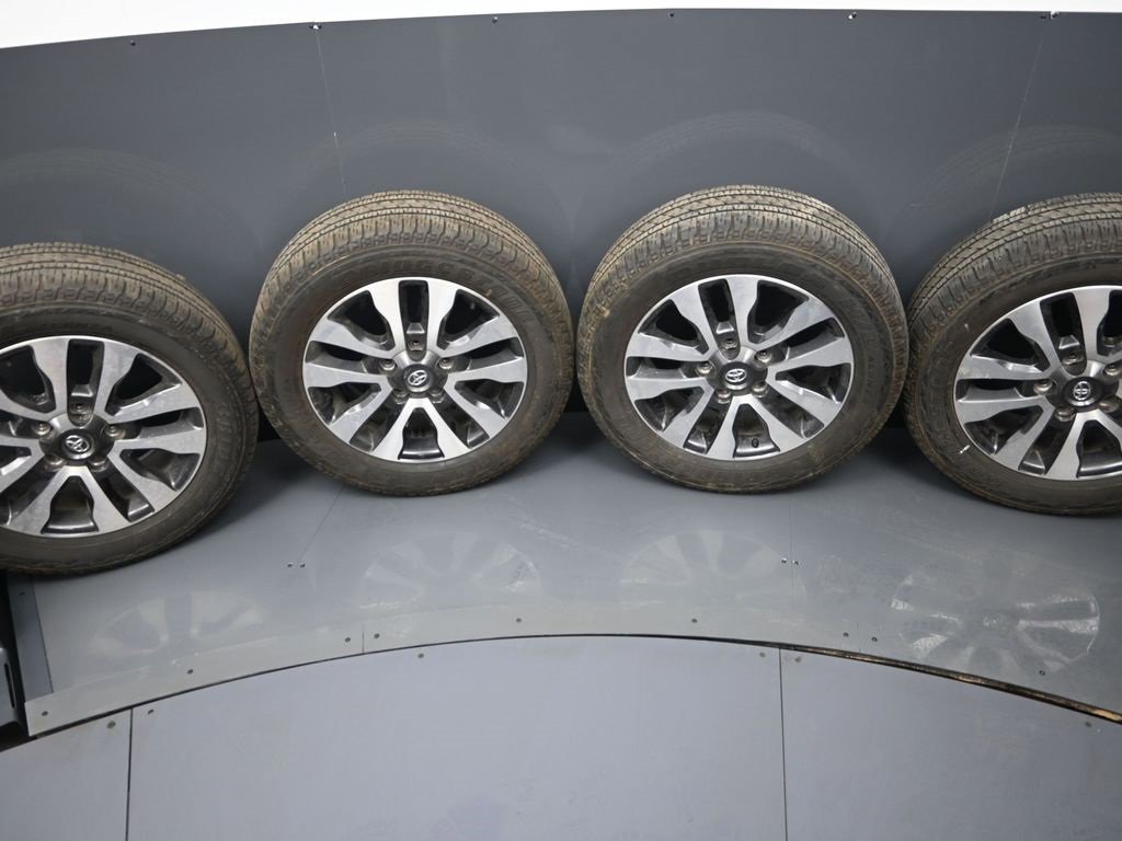 Used 2021 Toyota Tundra Limited w/ Limited Premium Package image 39