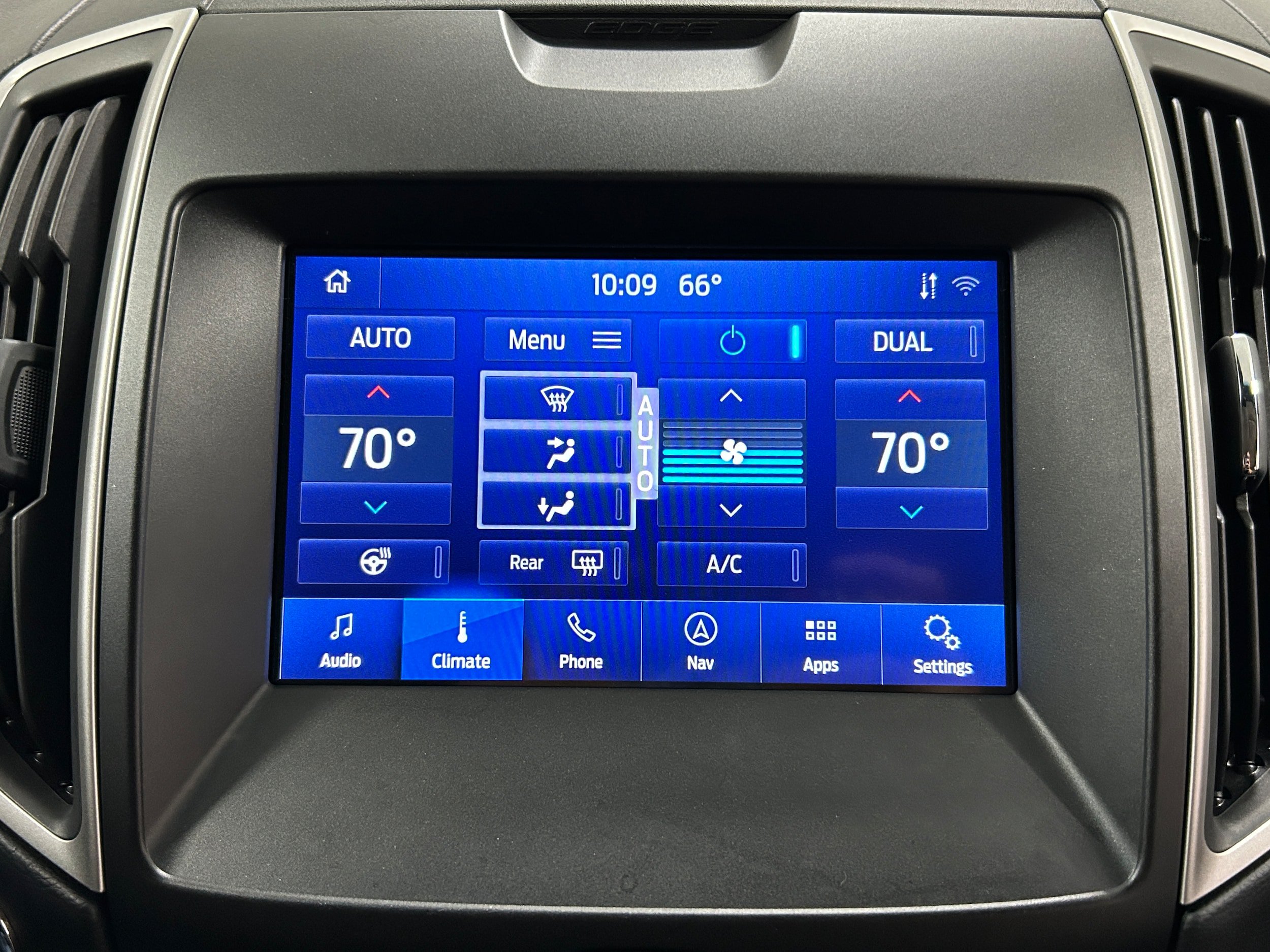 Used 2020 Ford Edge SEL w/ Convenience Package AWD/4WD image 6