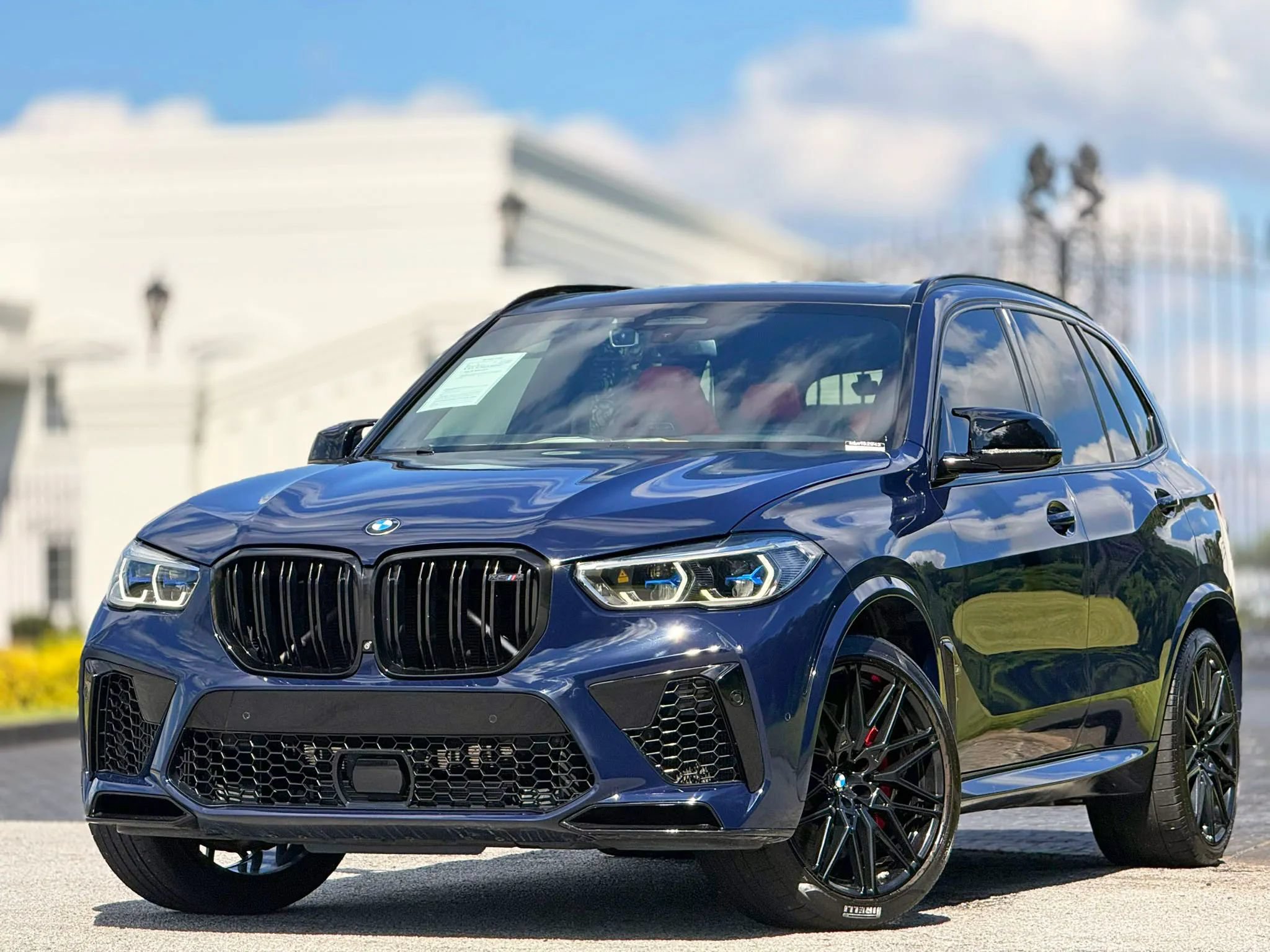 Used 2021 BMW X5 M w/ Competition Package AWD/4WD image 2