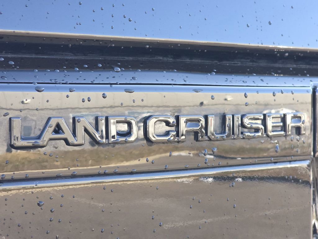 Used 2025 Toyota Land Cruiser image 17
