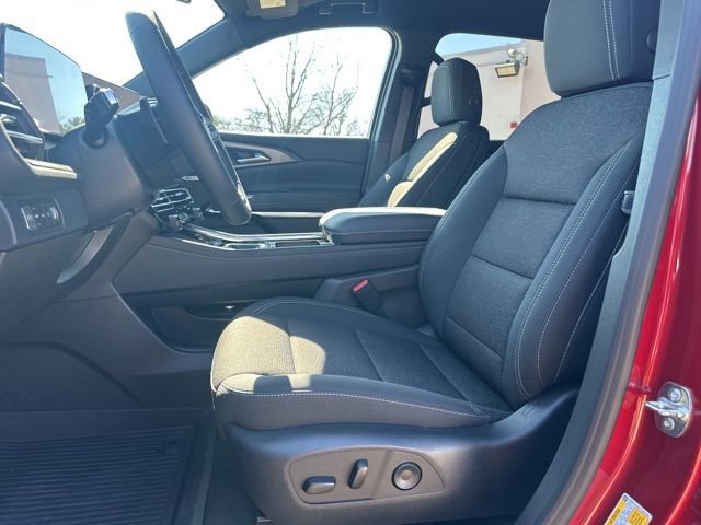 New 2026 Chevrolet Traverse LT w/ LPO, Floor Liner Package image 9