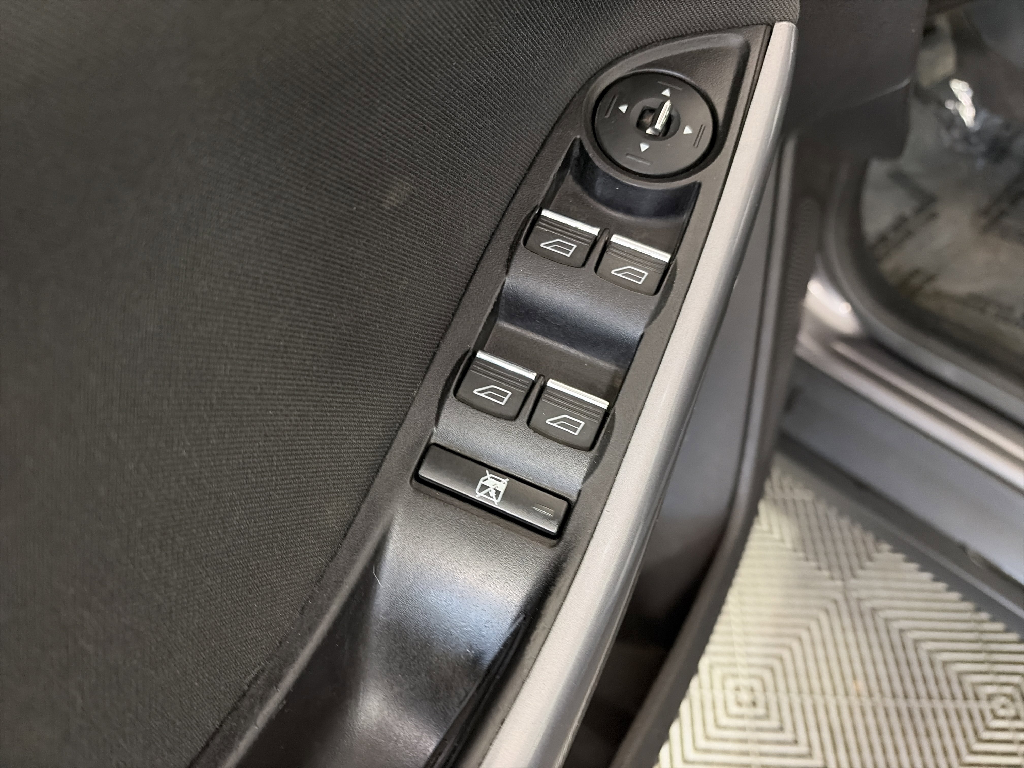 Used 2014 Ford Focus Titanium image 14