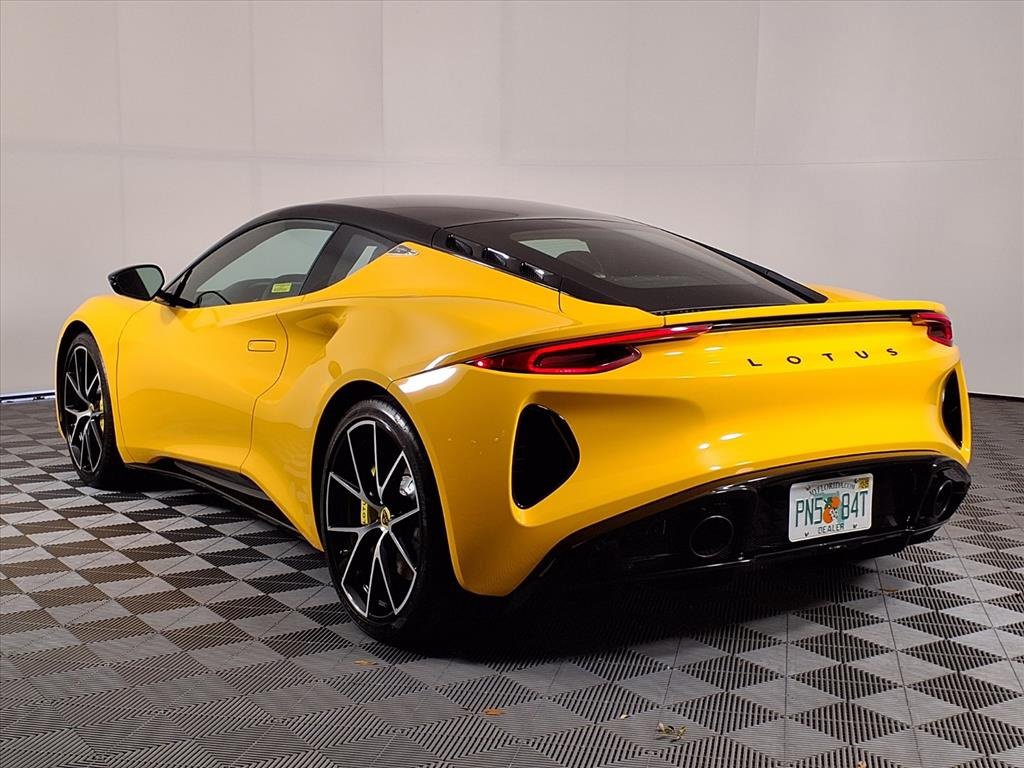 Used 2025 Lotus Emira image 5