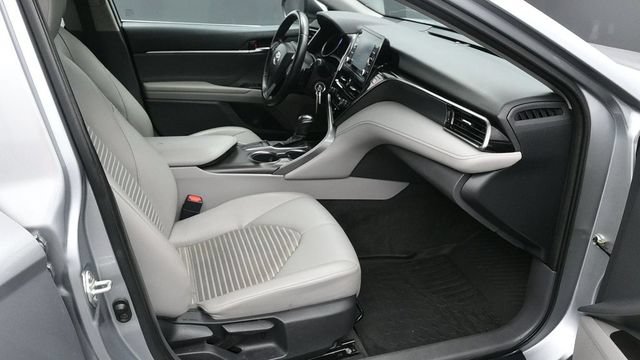 Used 2022 Toyota Camry SE FWD image 10