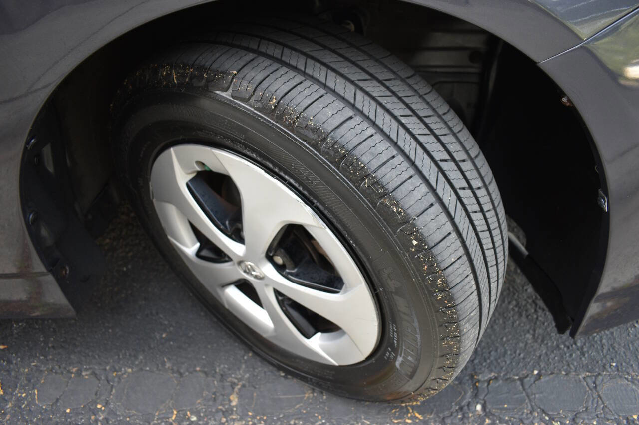 Used 2013 Toyota Prius Three image 44