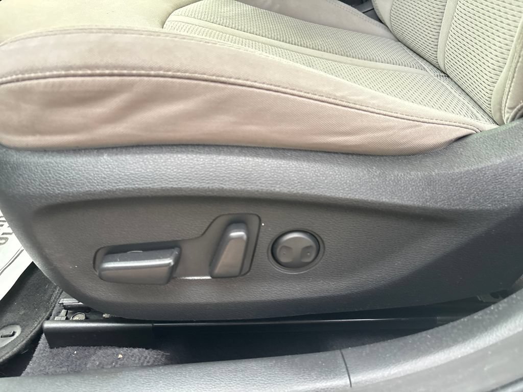 Used 2015 Hyundai Sonata SE w/ Option Group 09 FWD image 18