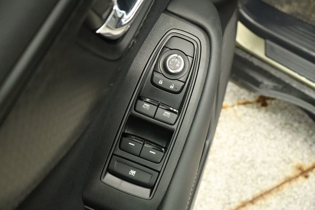 Used 2025 Subaru Outback Premium image 33