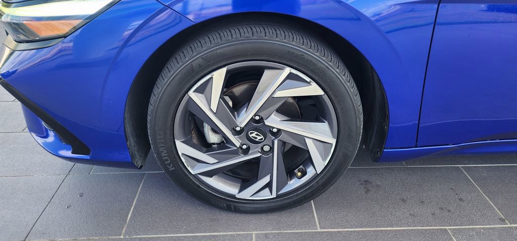 Used 2024 Hyundai Elantra SEL w/ Convenience Package FWD image 12
