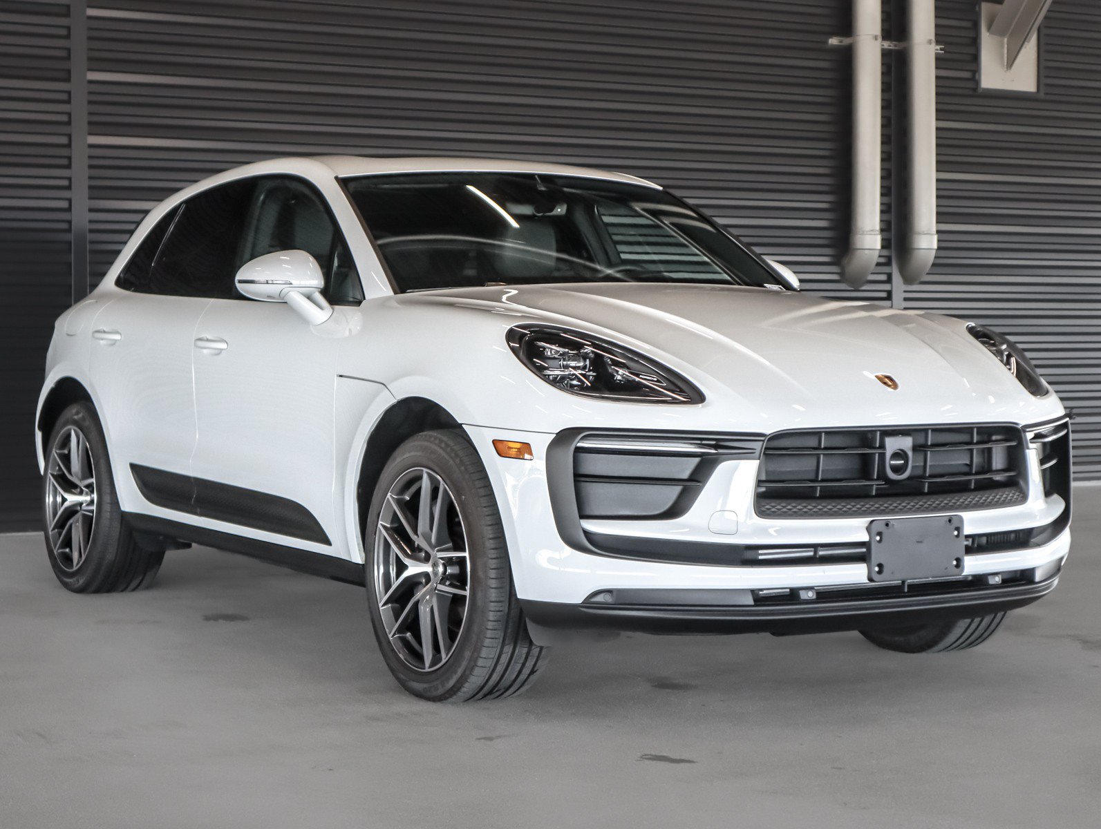 Used 2026 Porsche Macan AWD/4WD image 7