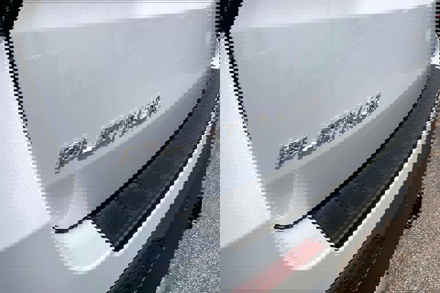 New 2026 Ford Explorer Platinum image 15