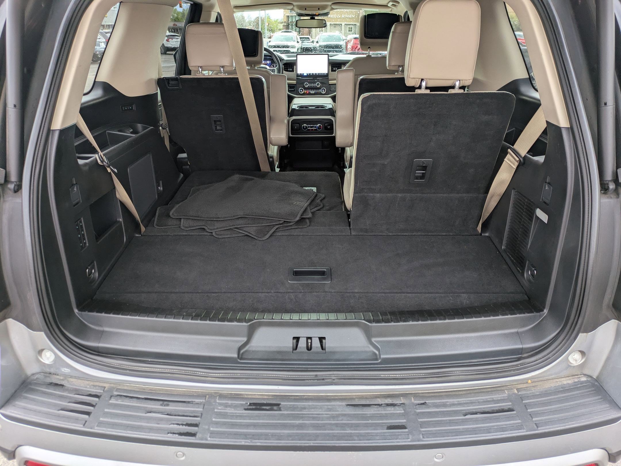 Used 2023 Ford Expedition Limited AWD/4WD image 35