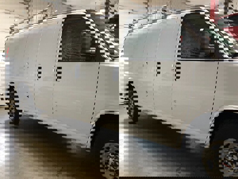 Used 2017 GMC Savana 2500 Extended image 5