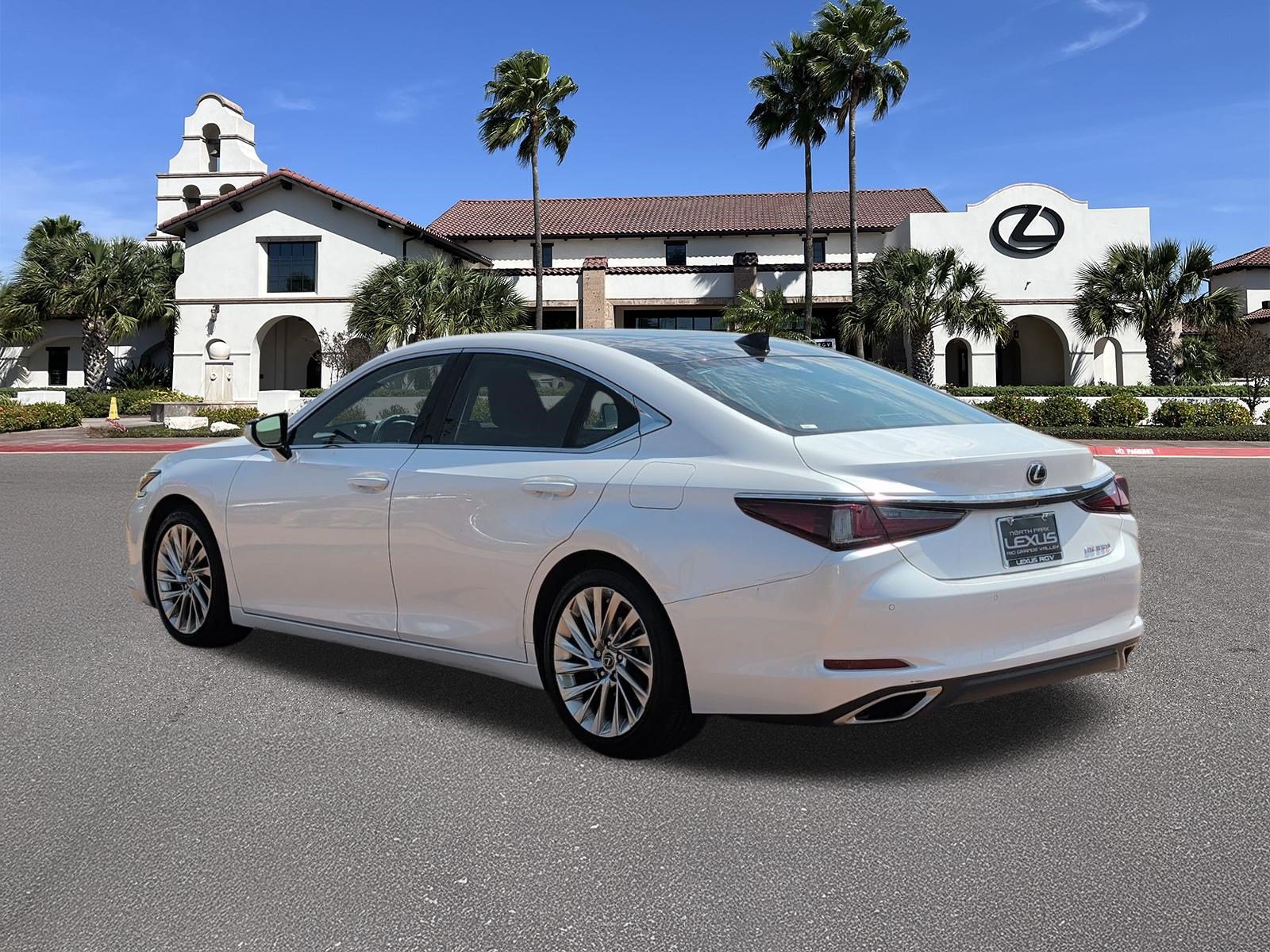 Certified 2020 Lexus ES 350 Ultra Luxury w/ Accessory Package 2 FWD image 4
