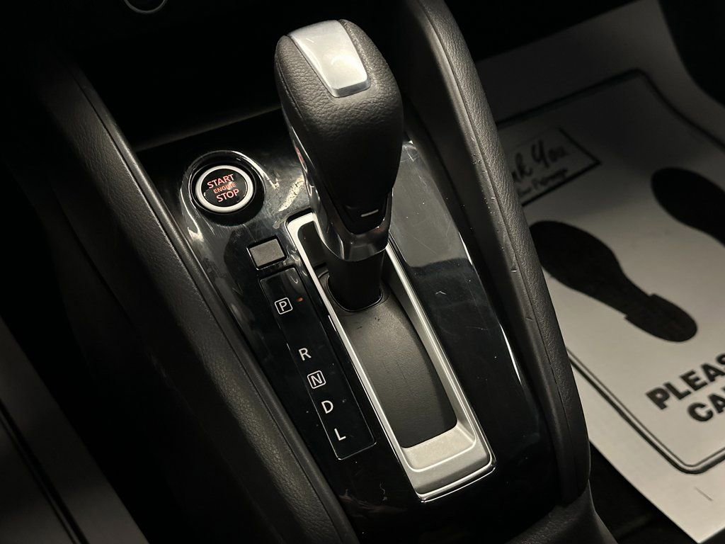 Used 2024 Nissan Versa SR w/ Trunk Package image 15