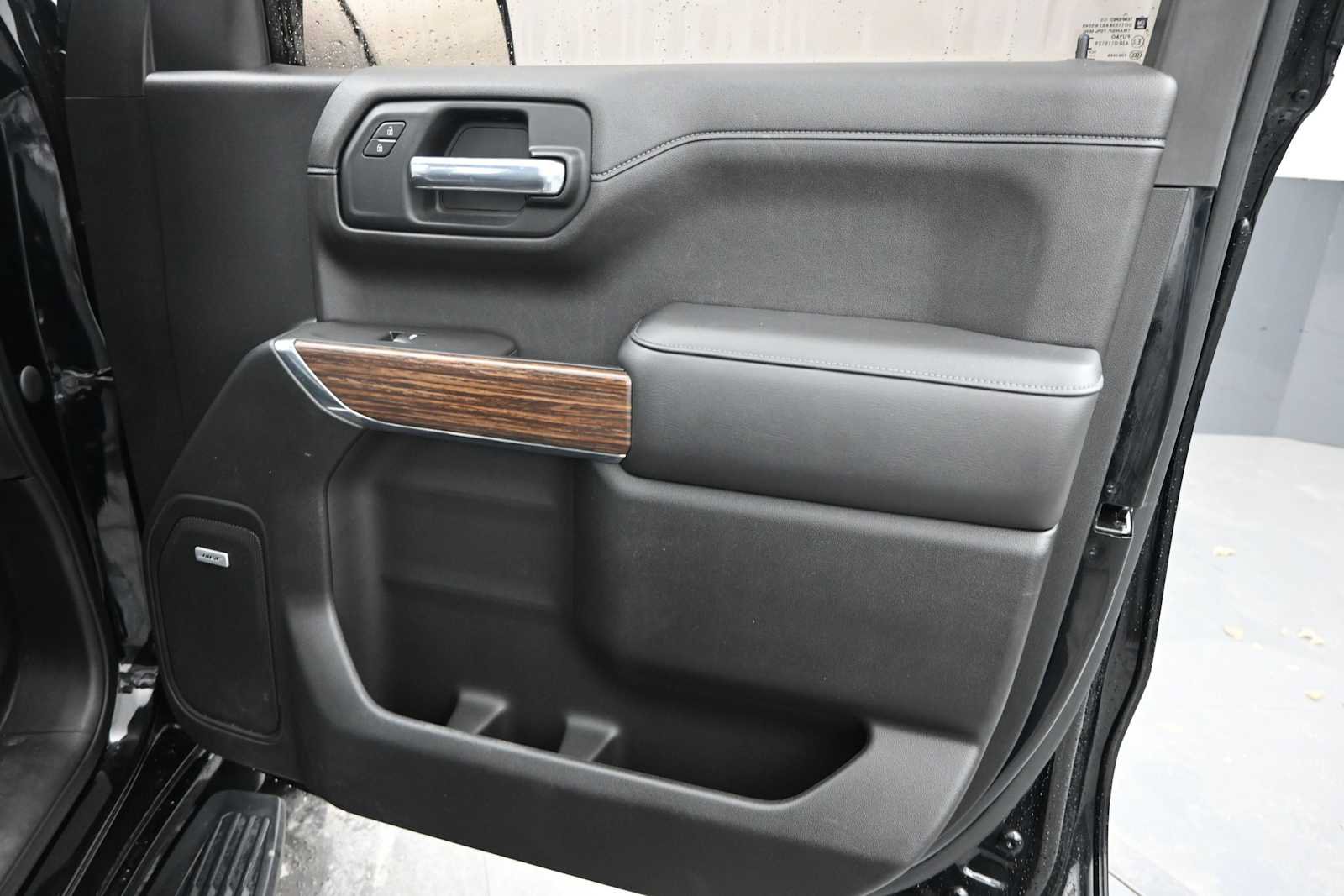 Used 2021 Chevrolet Silverado 1500 High Country w/ Technology Package AWD/4WD image 19