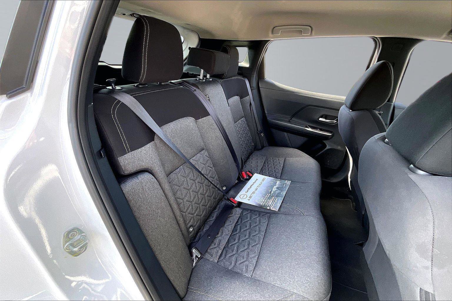 Certified 2025 Nissan Kicks SV FWD image 27