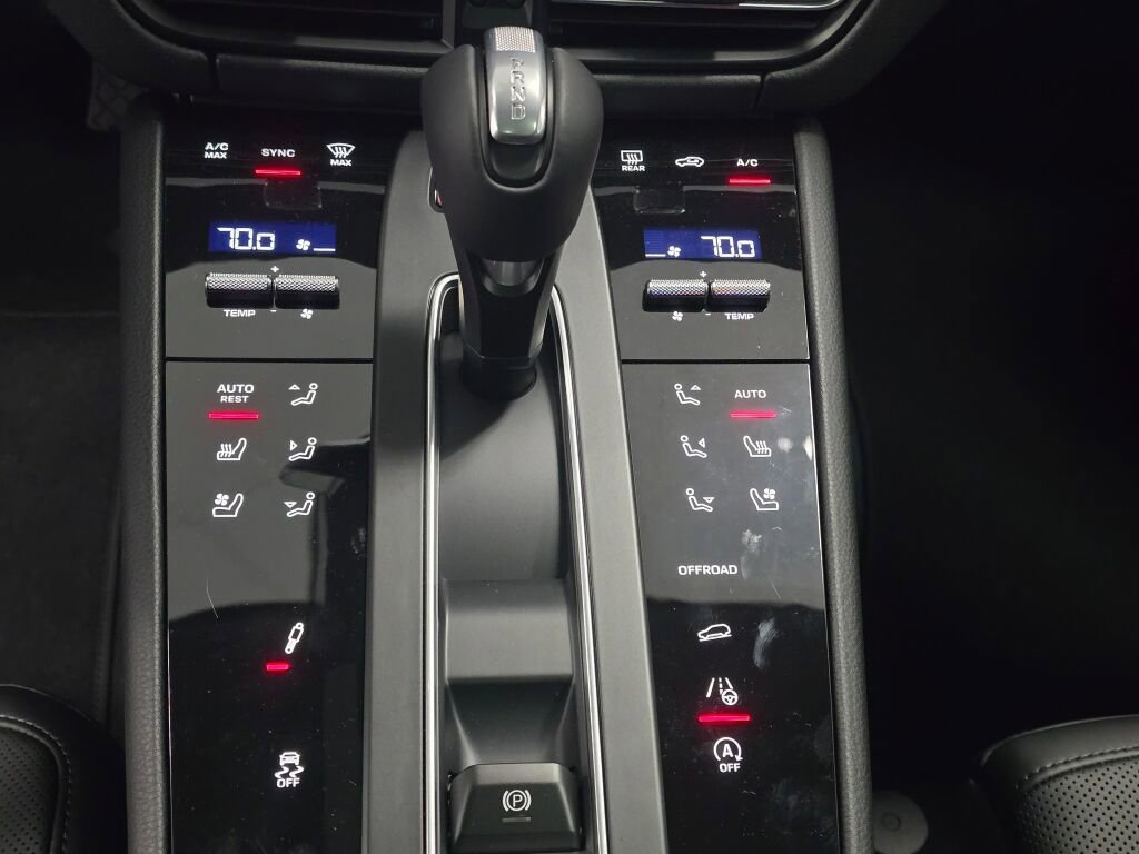 New 2026 Porsche Macan S image 17