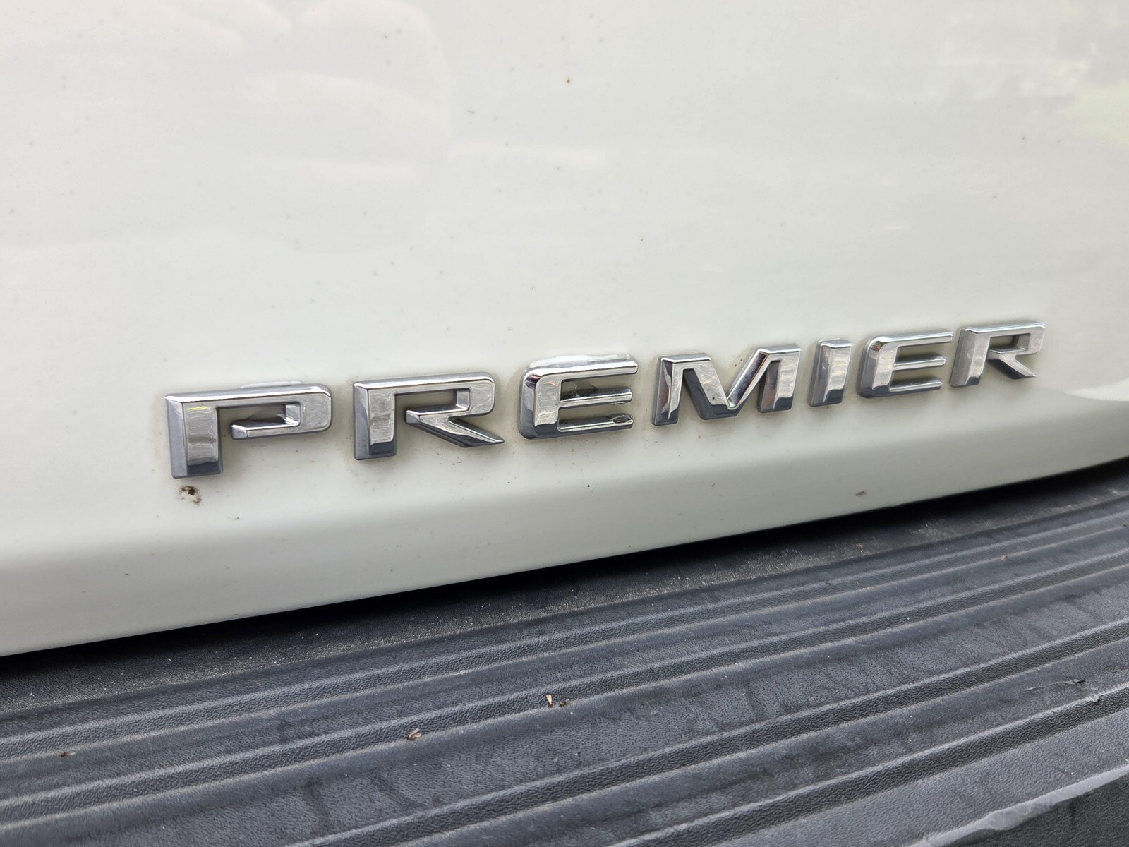 Certified 2023 Chevrolet Suburban Premier AWD/4WD image 16