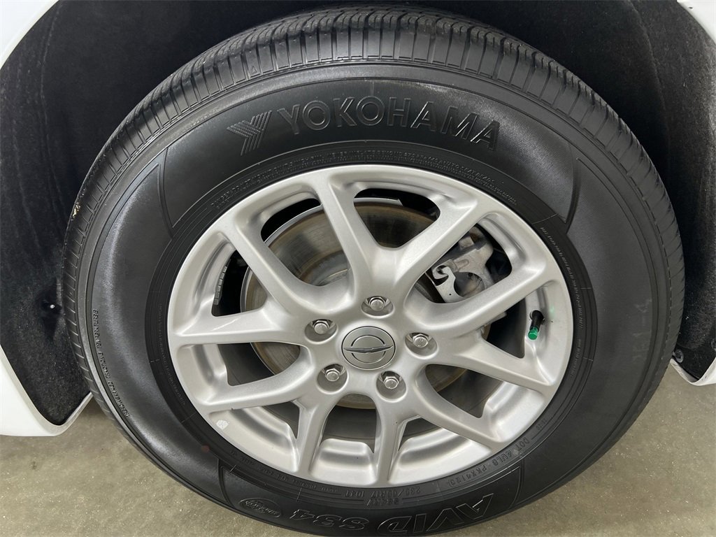 Used 2024 Chrysler Pacifica Touring-L image 18