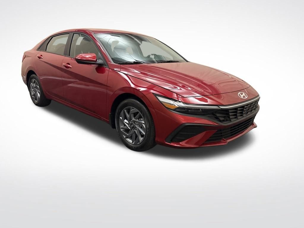 Certified 2024 Hyundai Elantra SEL image 3