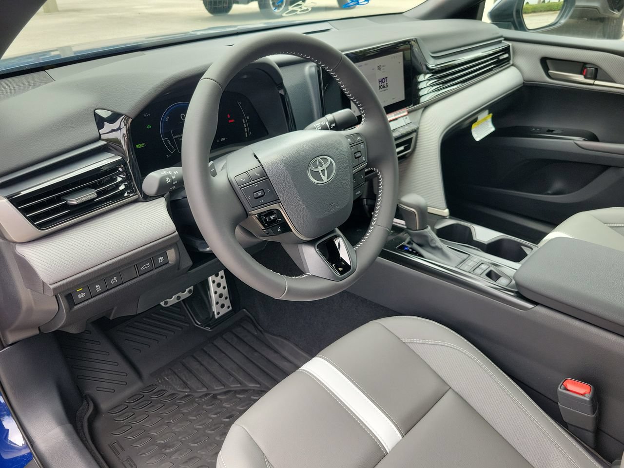 Used 2026 Toyota Camry SE FWD image 16