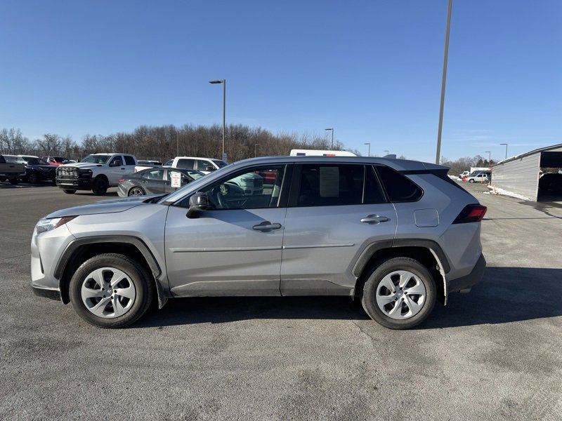 Used 2024 Toyota RAV4 LE image 9