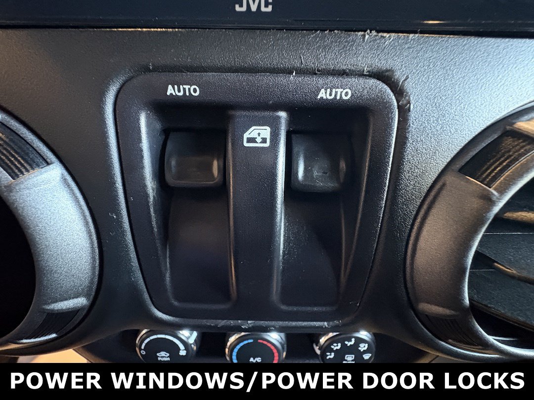 Used 2018 Jeep Wrangler Sport AWD/4WD image 19