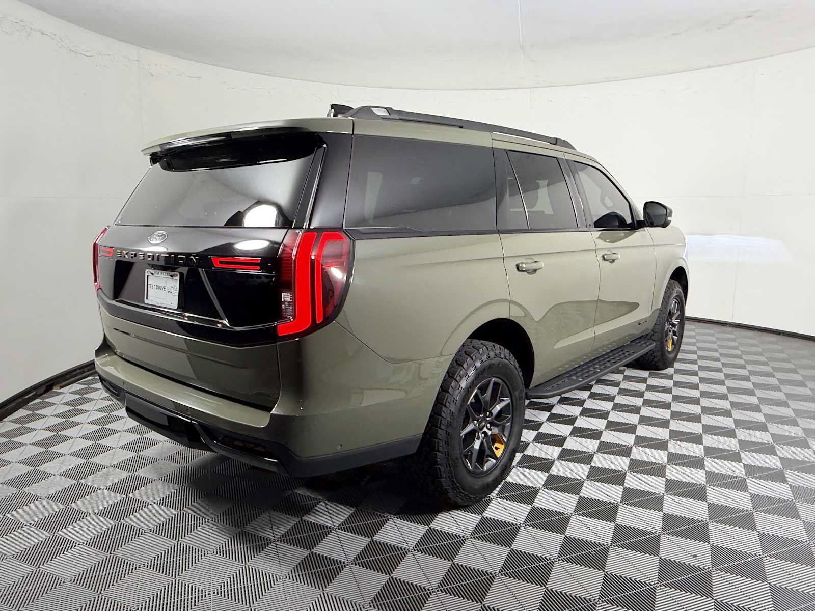 Used 2025 Ford Expedition Tremor AWD/4WD image 9