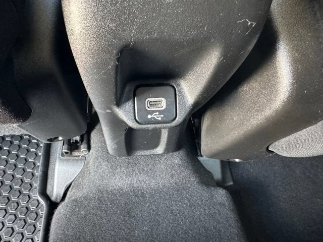 Used 2019 Jeep Renegade Latitude w/ Cold Weather Group AWD/4WD image 29