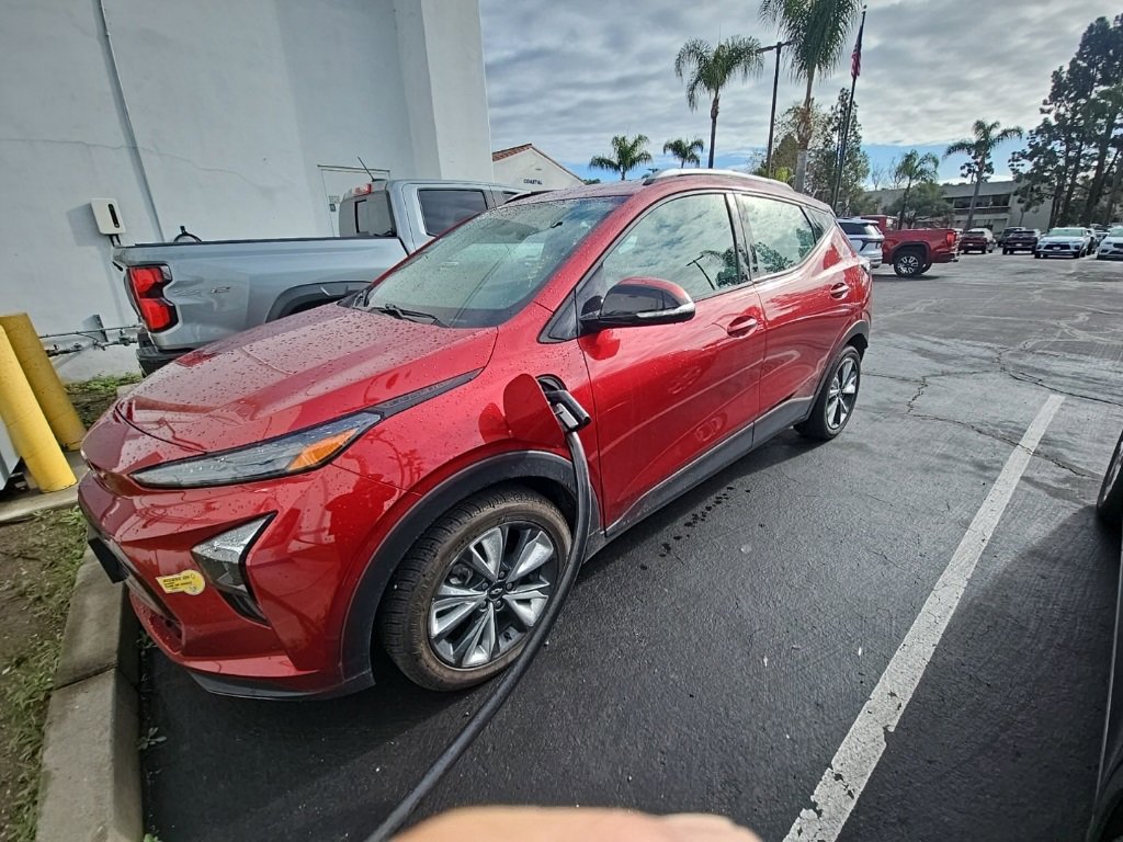 Used 2022 Chevrolet Bolt EUV LT w/ Convenience Package image 7