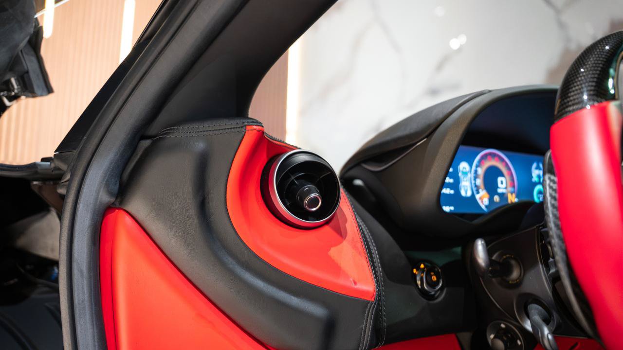 Used 2019 McLaren 600LT RWD image 33