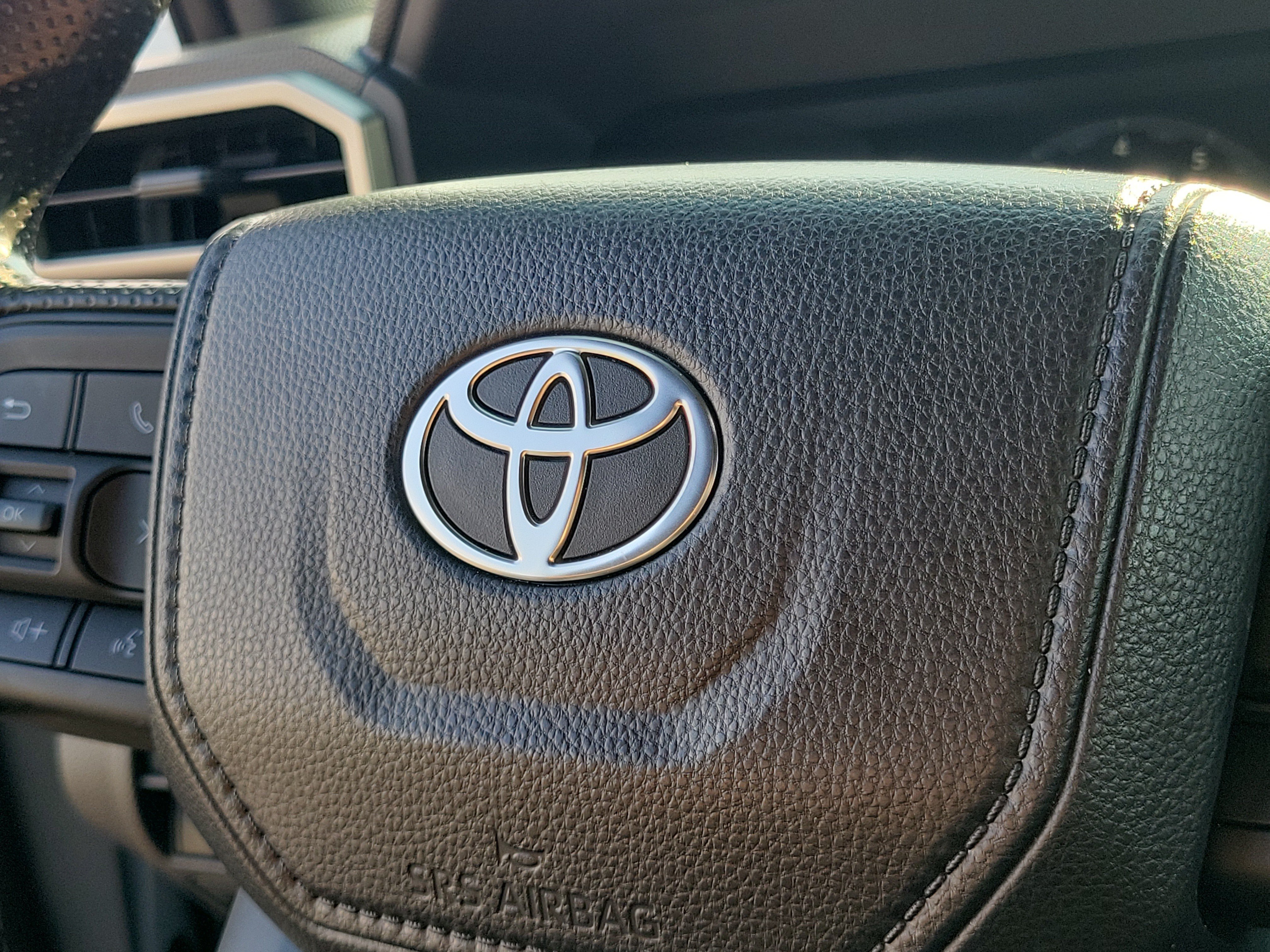 Used 2025 Toyota Tacoma SR AWD/4WD image 27