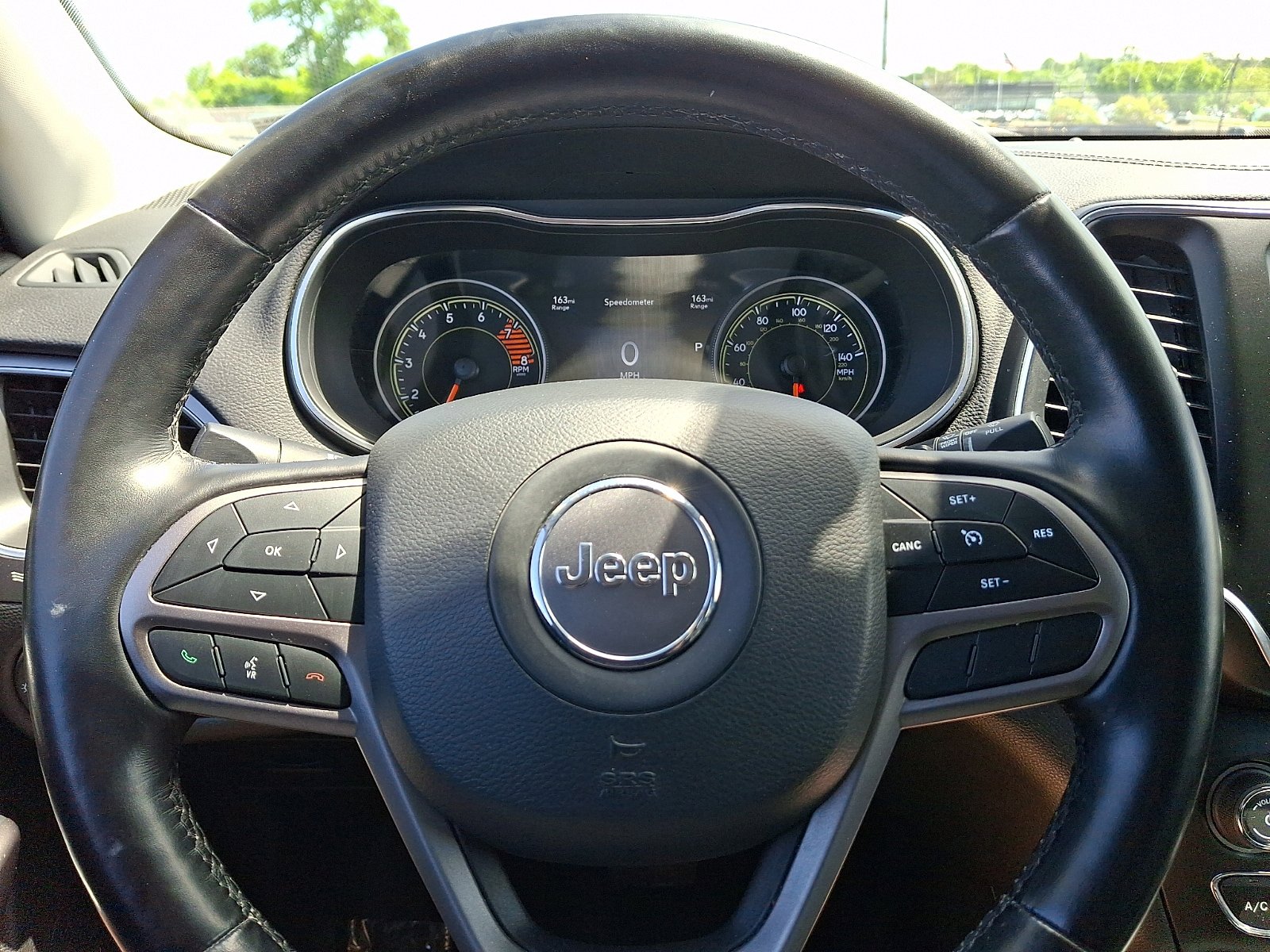 Used 2021 Jeep Cherokee Latitude Lux w/ Comfort/Convenience Group AWD/4WD image 18