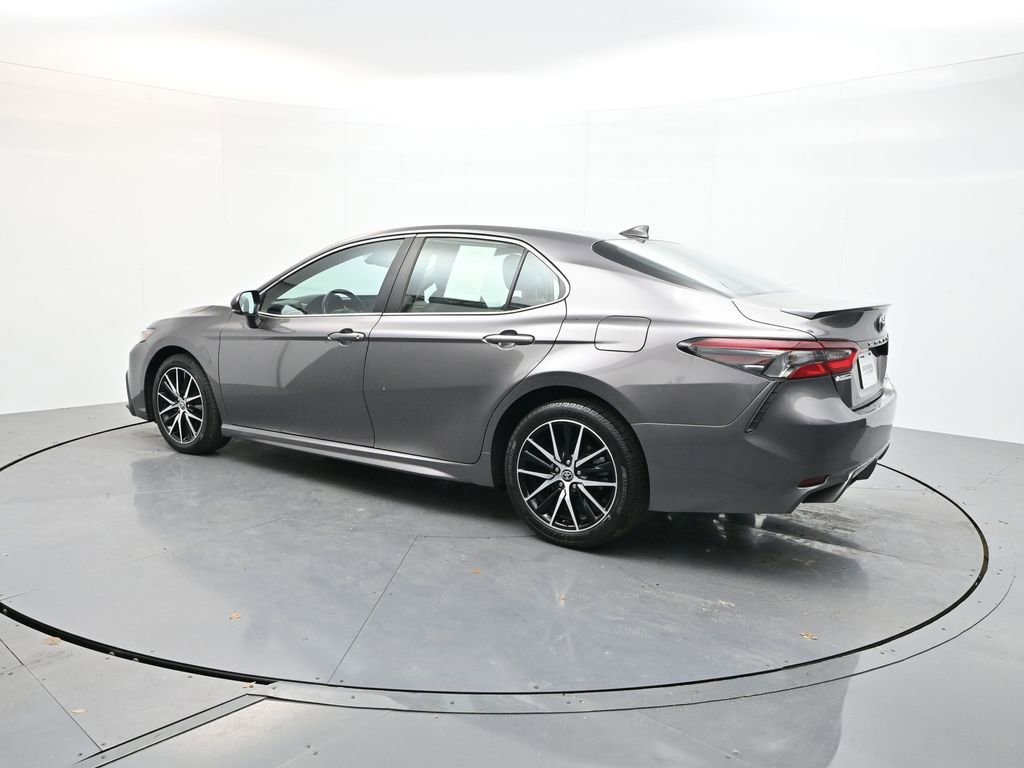 Used 2024 Toyota Camry SE image 5