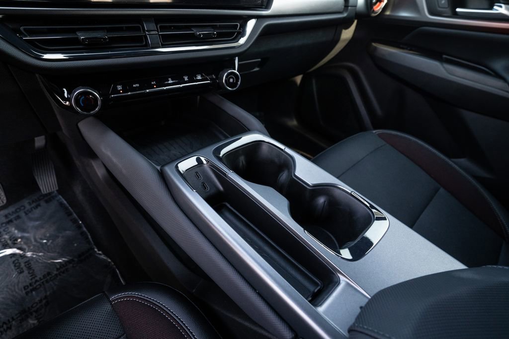 Used 2024 Chevrolet Equinox EV RS image 23