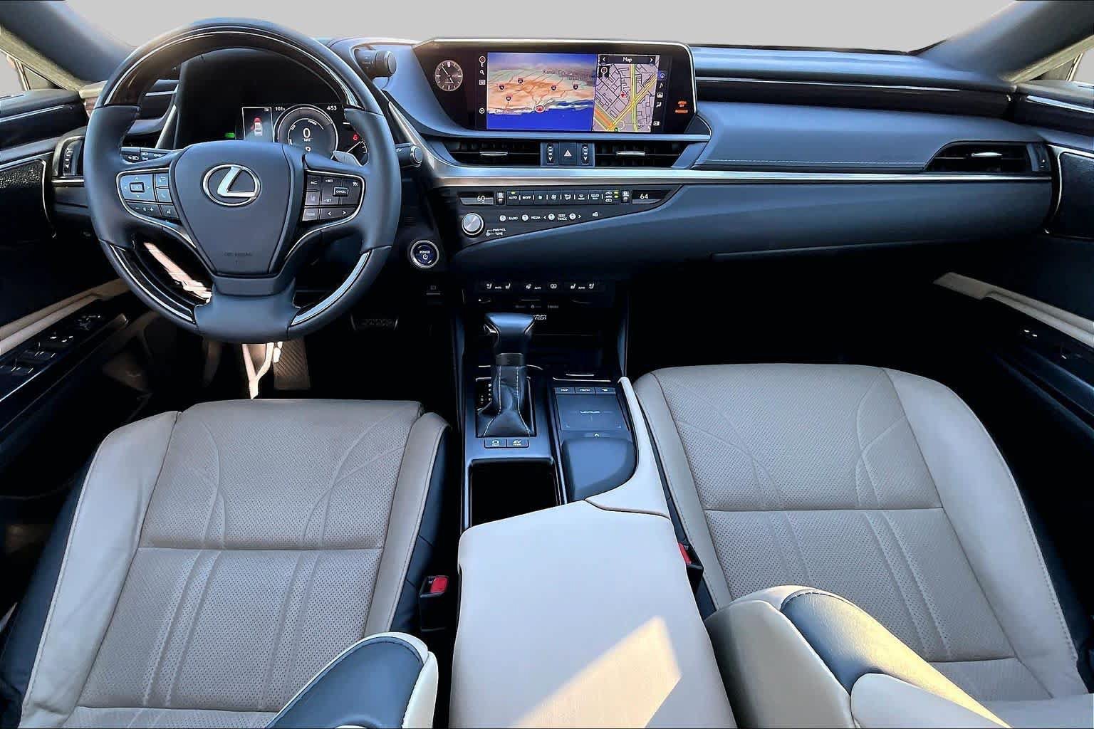 Used 2021 Lexus ES 300h w/ Accessory Package FWD image 14