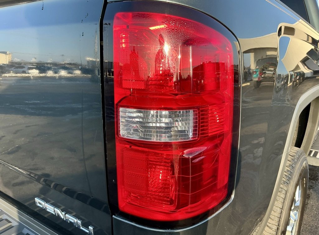 Used 2018 GMC Sierra 2500 Denali w/ Duramax Plus Package image 16