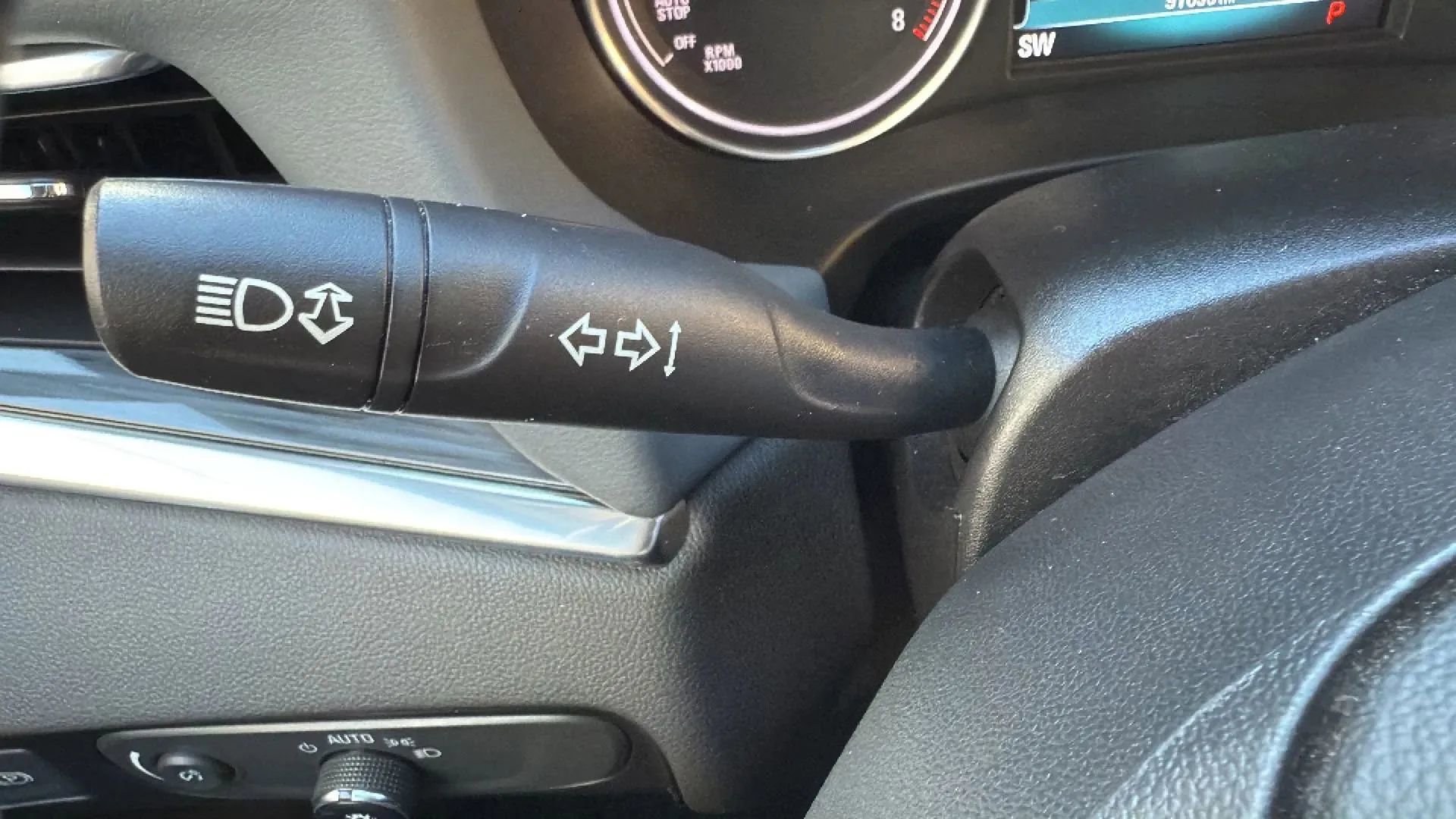 Used 2018 Buick Enclave Essence w/ Trailering Package image 14