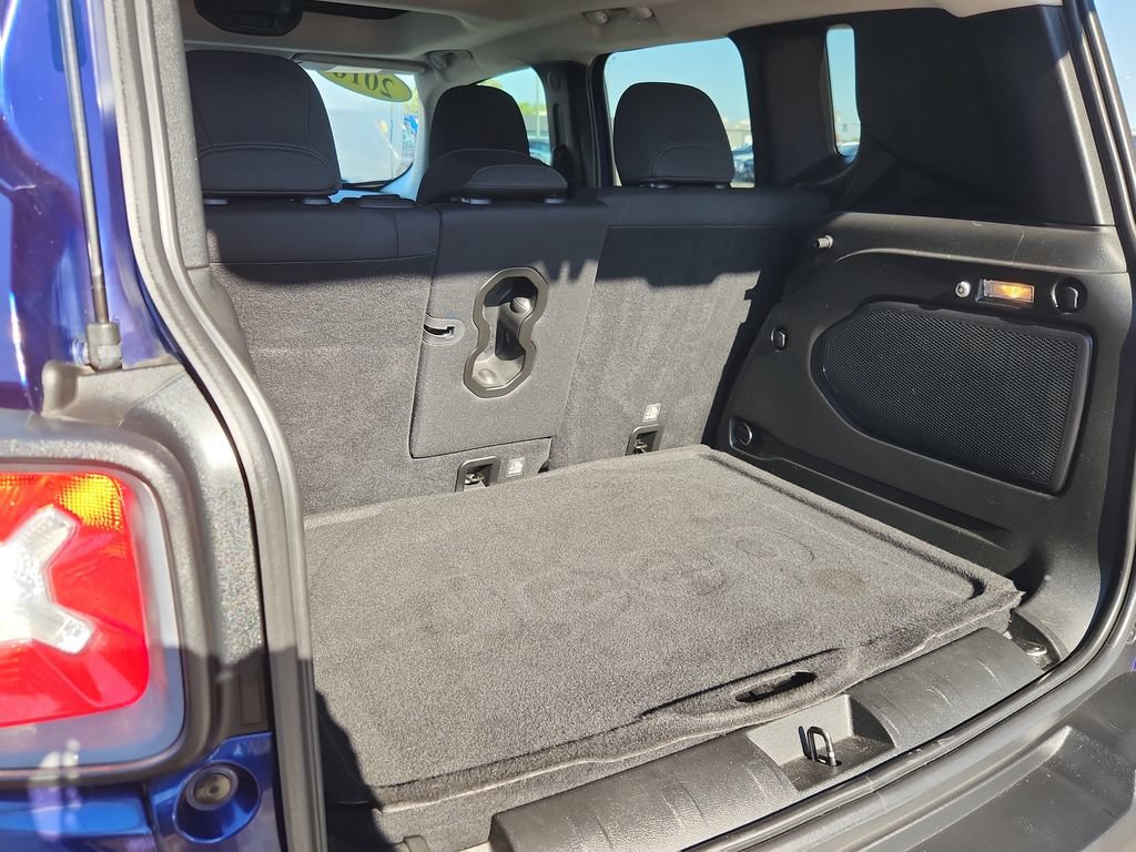 Used 2016 Jeep Renegade Trailhawk AWD/4WD image 9