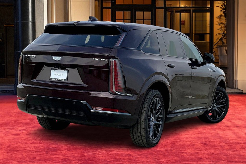 New 2025 Cadillac Escalade IQ Sport 2 w/ LPO, ONYX Package image 6