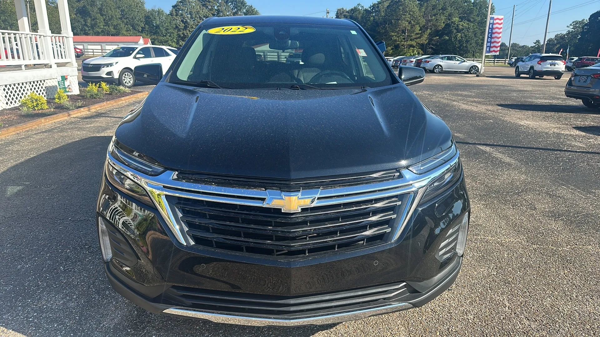 Used 2022 Chevrolet Equinox LT image 2
