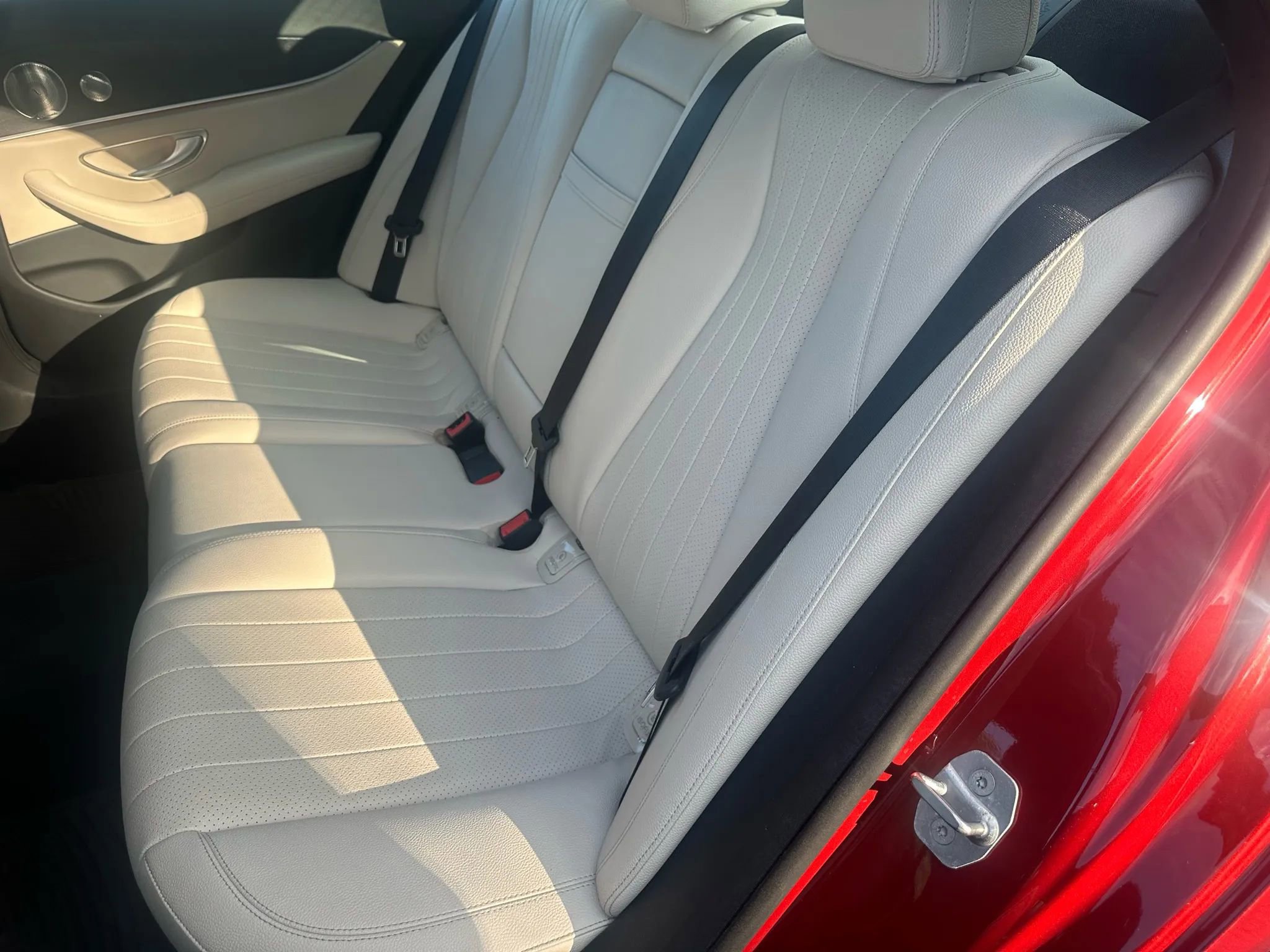 Used 2017 Mercedes-Benz E 300 4MATIC image 21