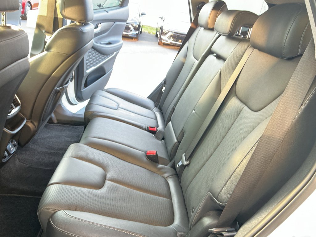 Used 2019 Hyundai Santa Fe Limited w/ Cargo Package image 13