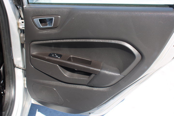 Used 2014 Ford Fiesta Titanium FWD image 15