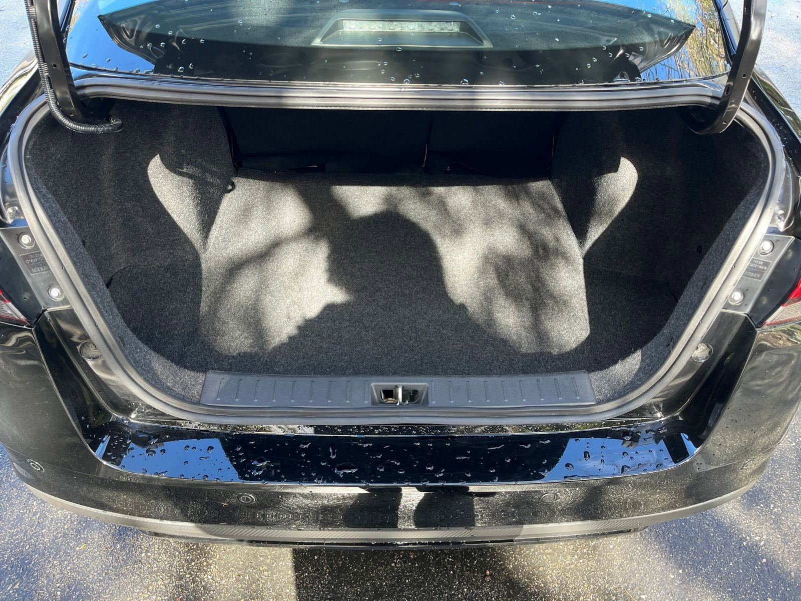 Used 2025 Nissan Versa SV image 29