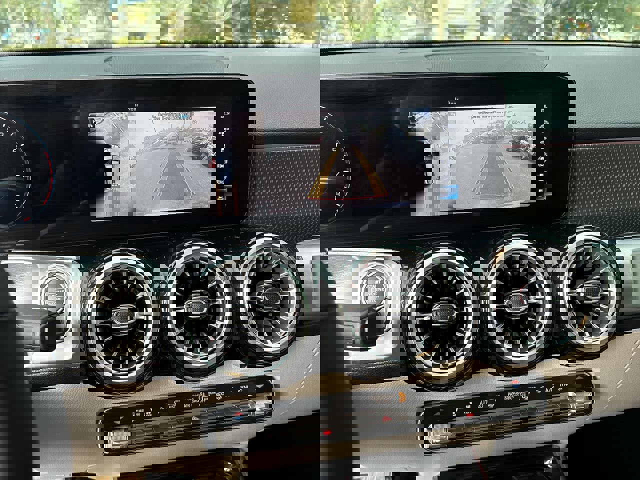 Used 2022 Mercedes-Benz GLB 250 image 29